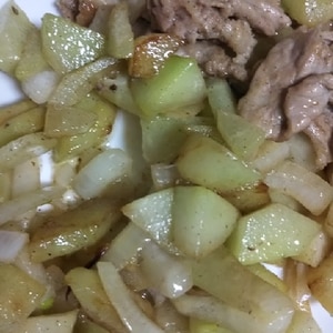 ハヤトウリと豚肉のマヨネーズポン酢炒め